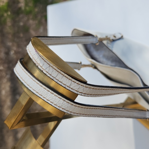 Michael Kors Patent Leather White and Gold Shoulder Tote - Picture 4 of 16